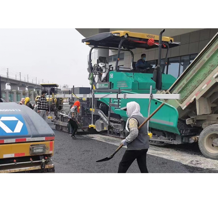 濟(jì)南伸縮攤鋪機(jī)租賃，濟(jì)南攤鋪機(jī)出租