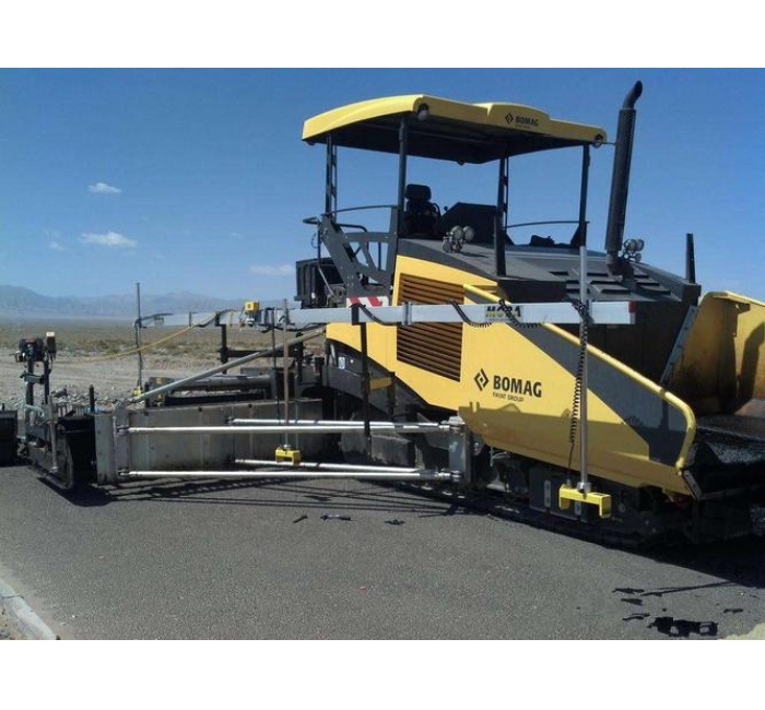 寶馬格攤鋪機(jī)租賃，寶馬攤鋪機(jī)租賃